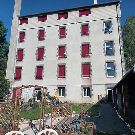 Appartement Chaleureux De 82M2 Proche De Vulcania Pontaumur Exterior photo